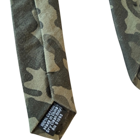 J. Ferrar 100% Cotton Camo Slim Neck Tie - Picture 4 of 5